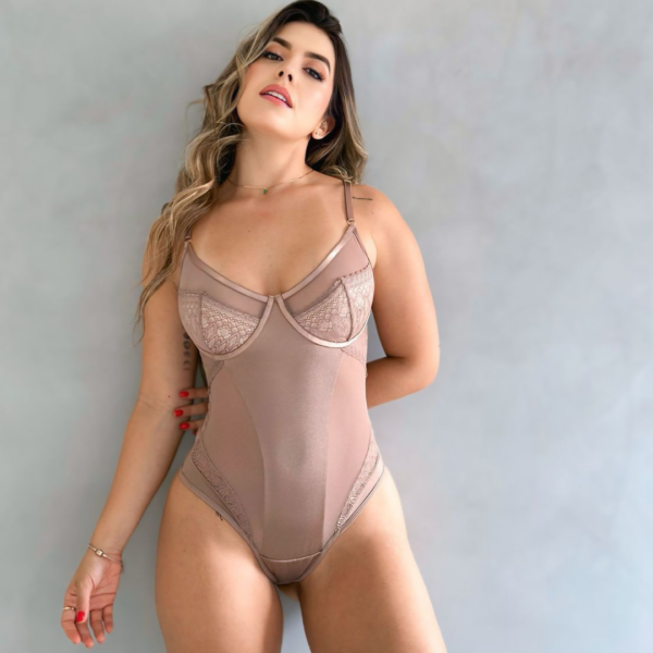 Body caramelo