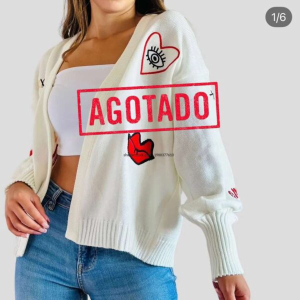Abrigo Bordado – Estilo Único y Versátil